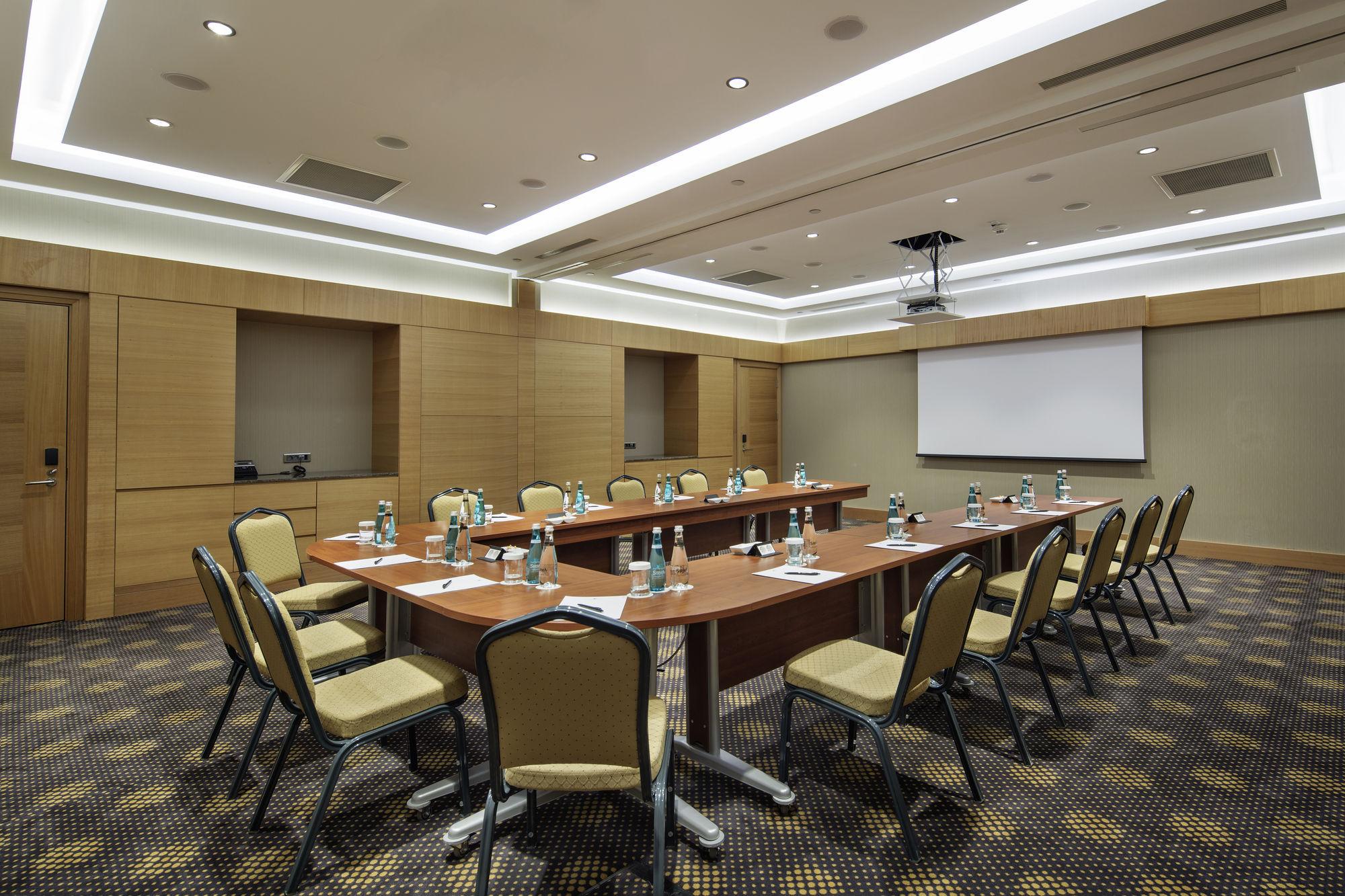 Movenpick Hotel Малатия Екстериор снимка