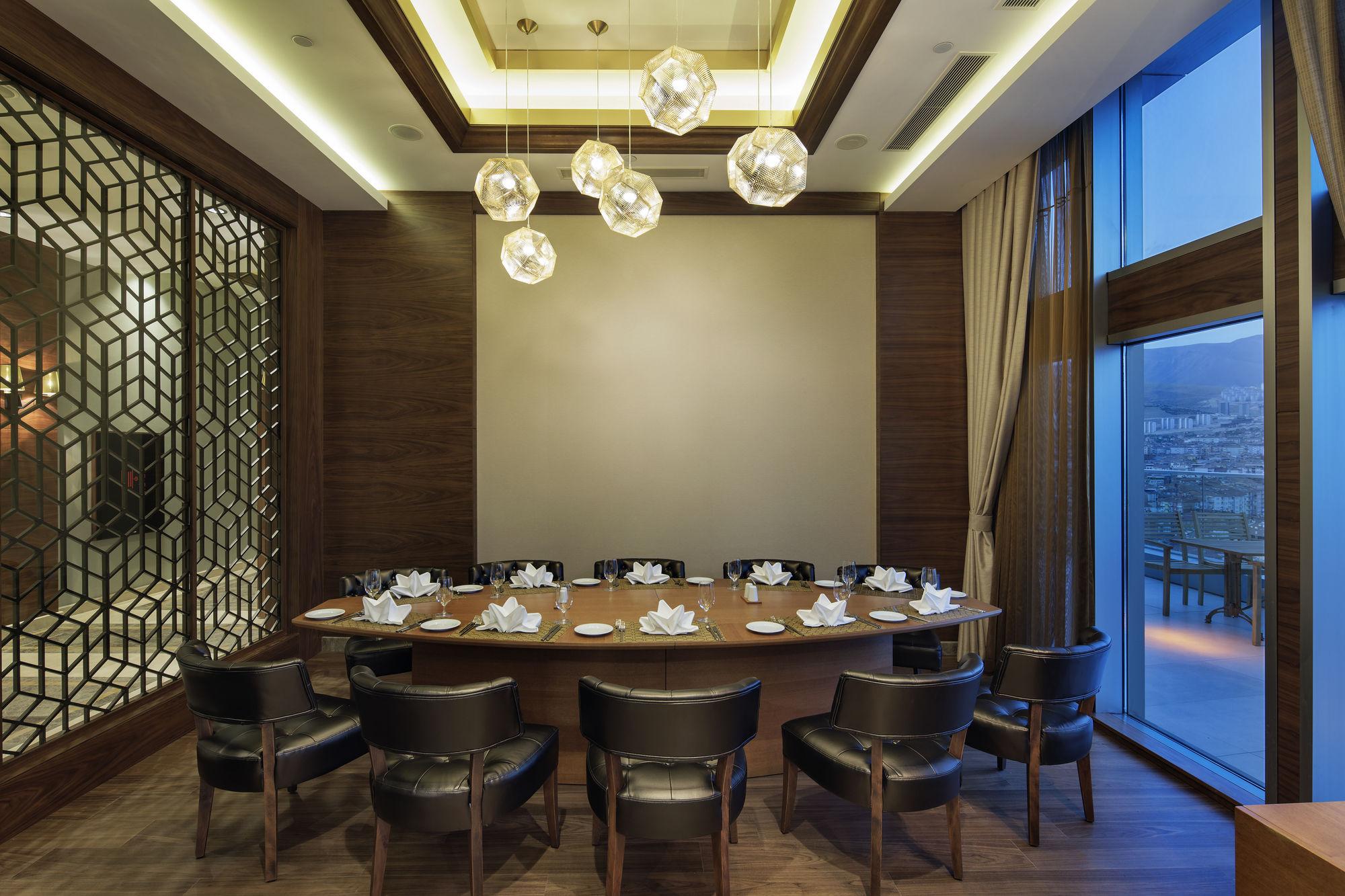 Movenpick Hotel Малатия Екстериор снимка
