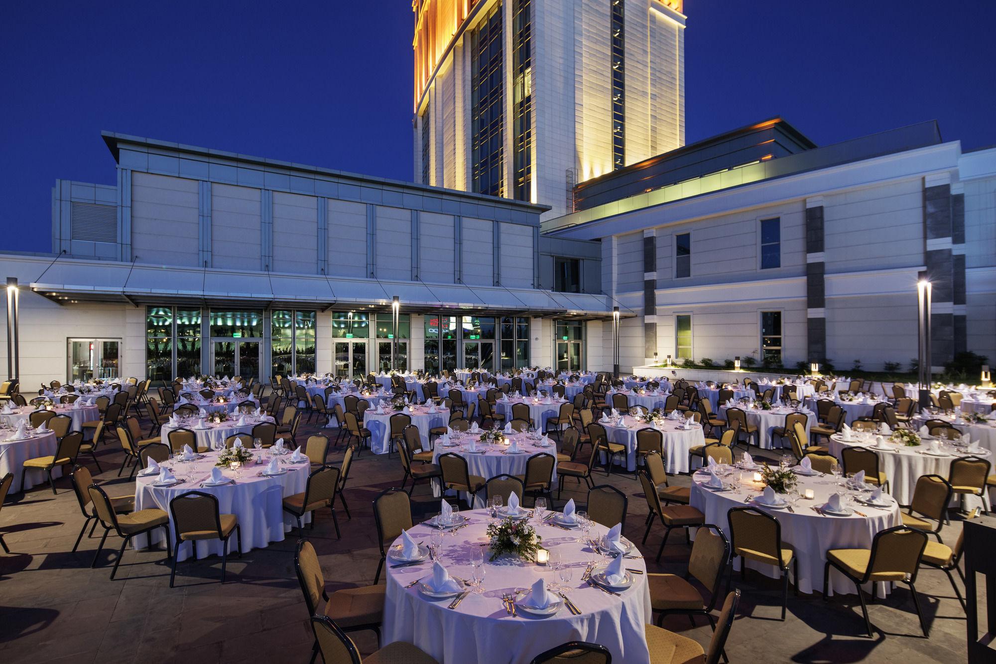 Movenpick Hotel Малатия Екстериор снимка
