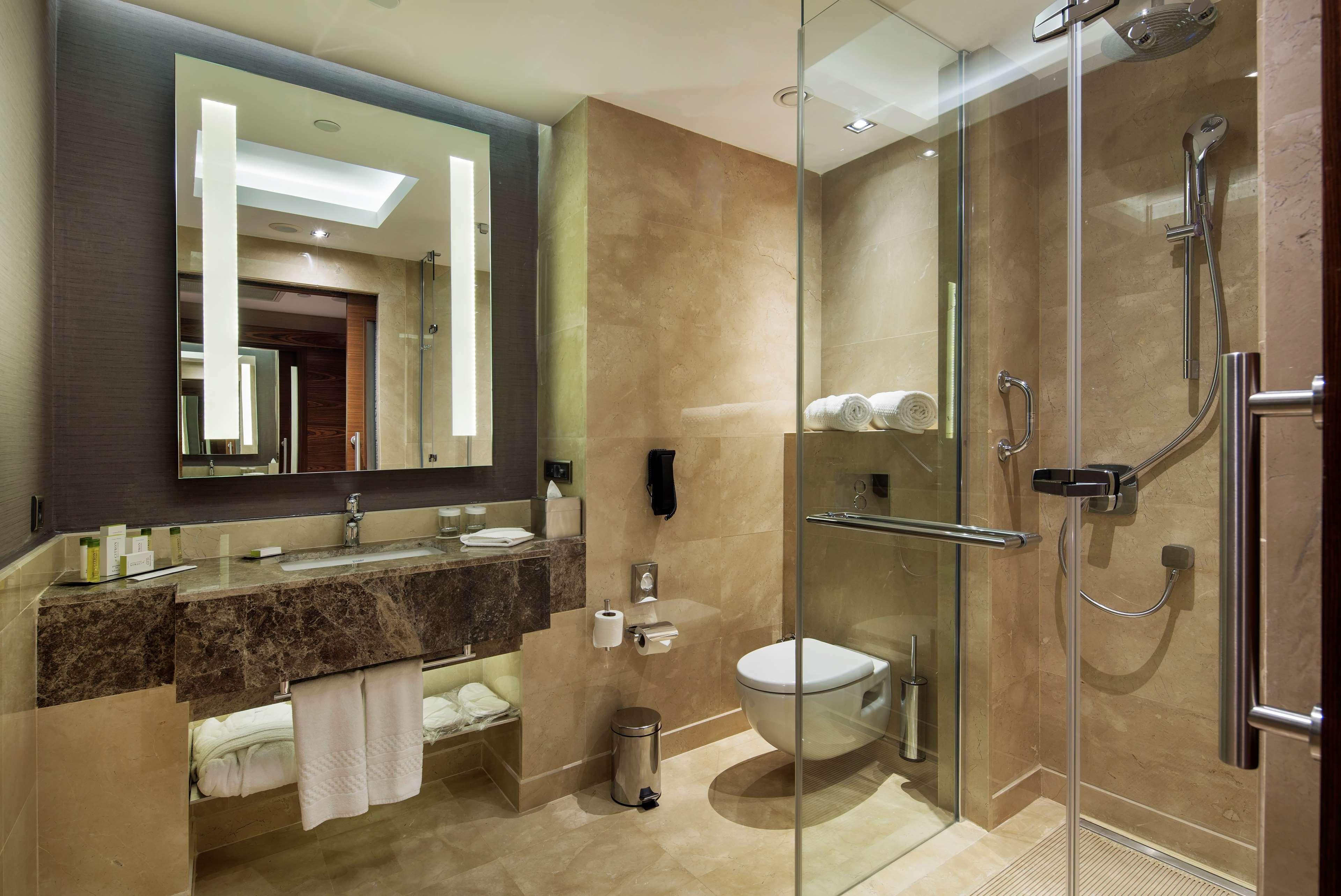 Movenpick Hotel Малатия Екстериор снимка