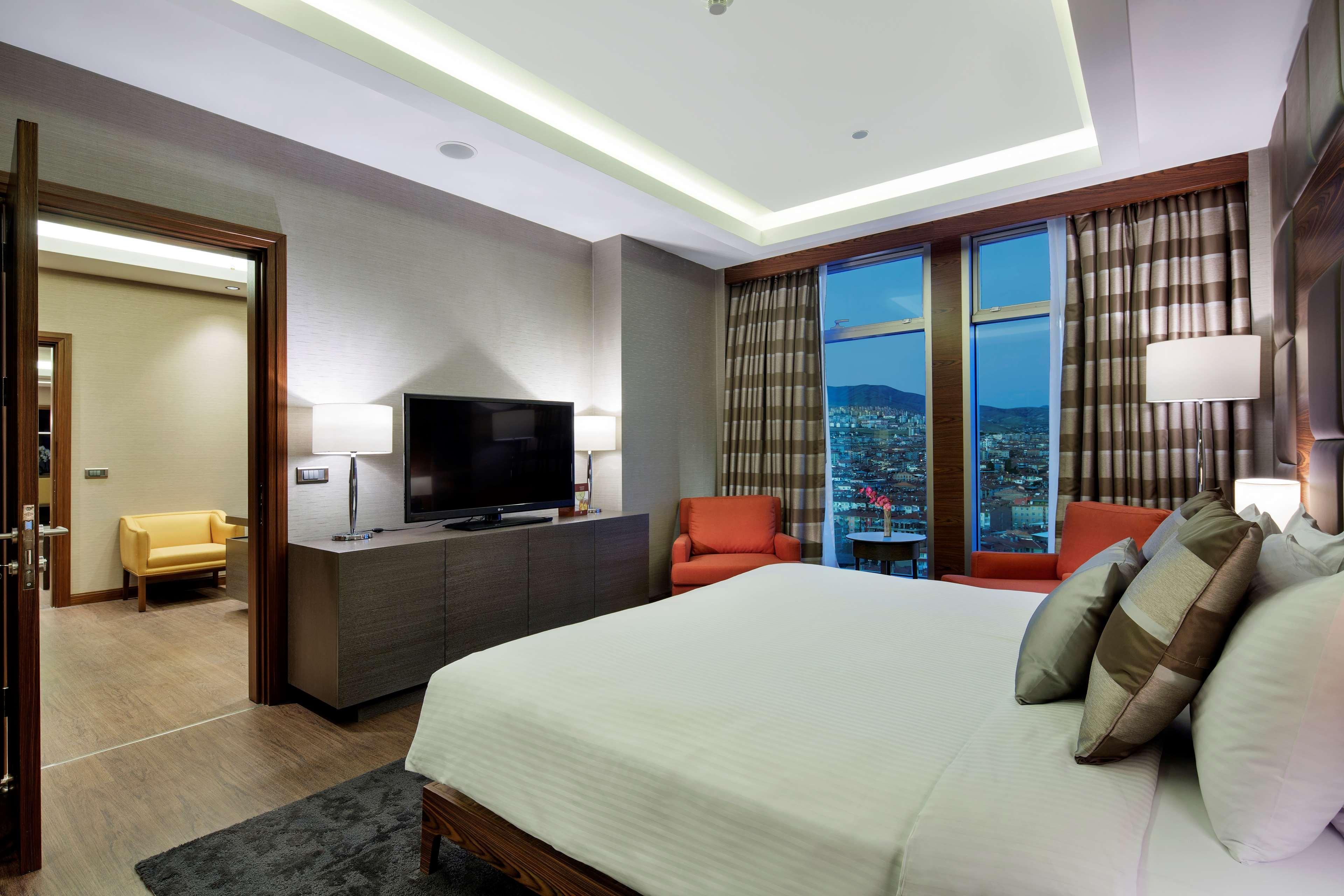 Movenpick Hotel Малатия Екстериор снимка