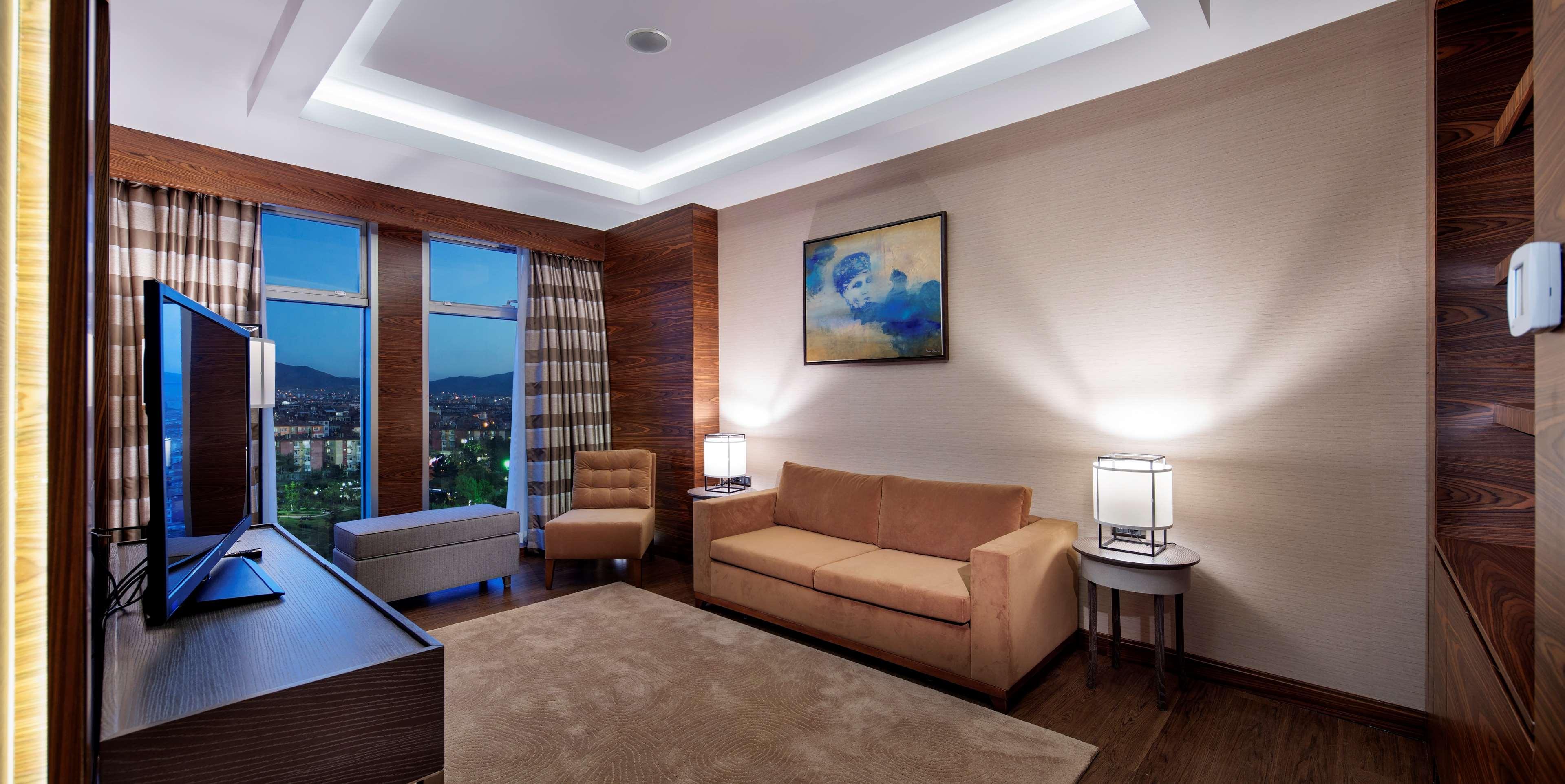 Movenpick Hotel Малатия Екстериор снимка