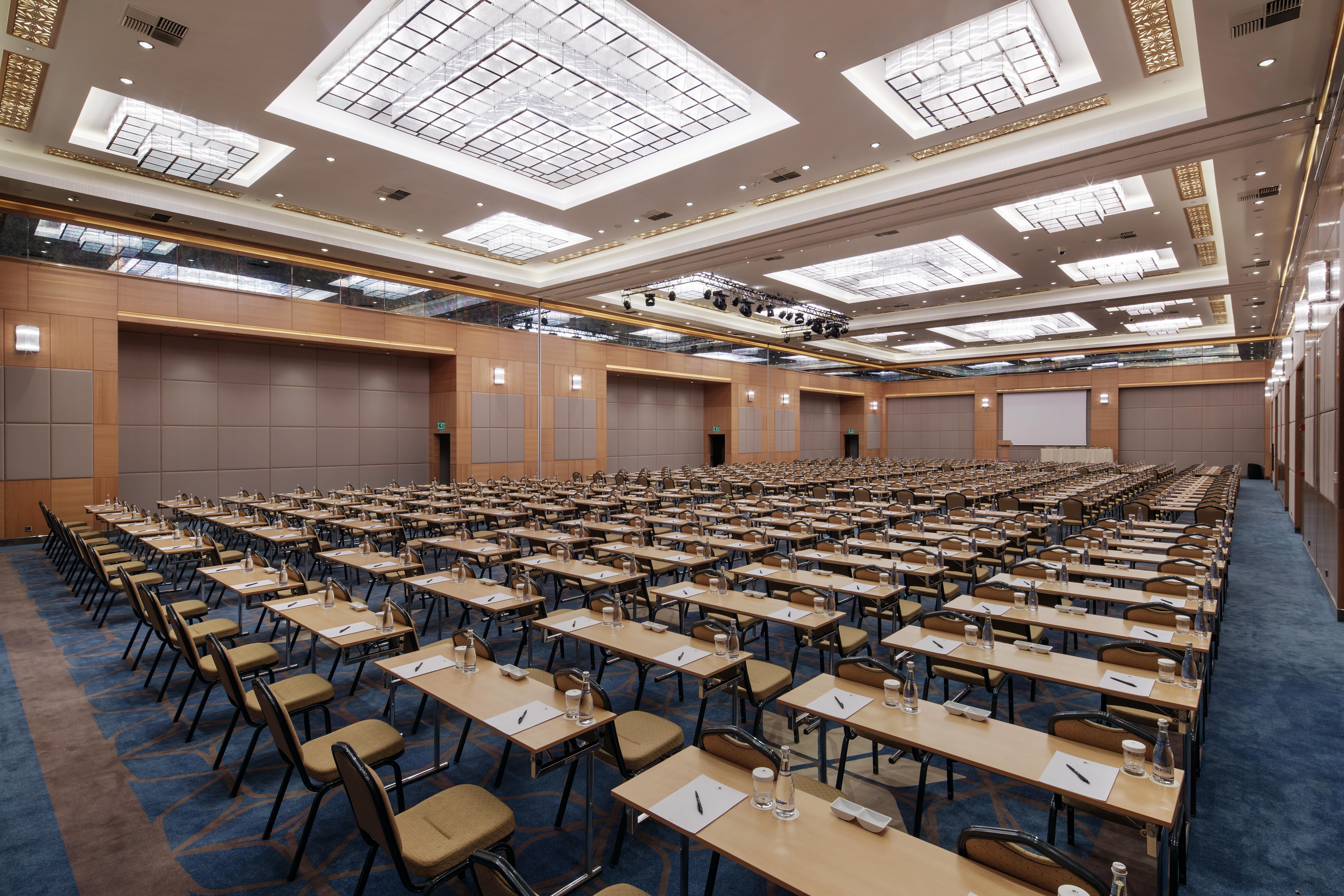 Movenpick Hotel Малатия Екстериор снимка