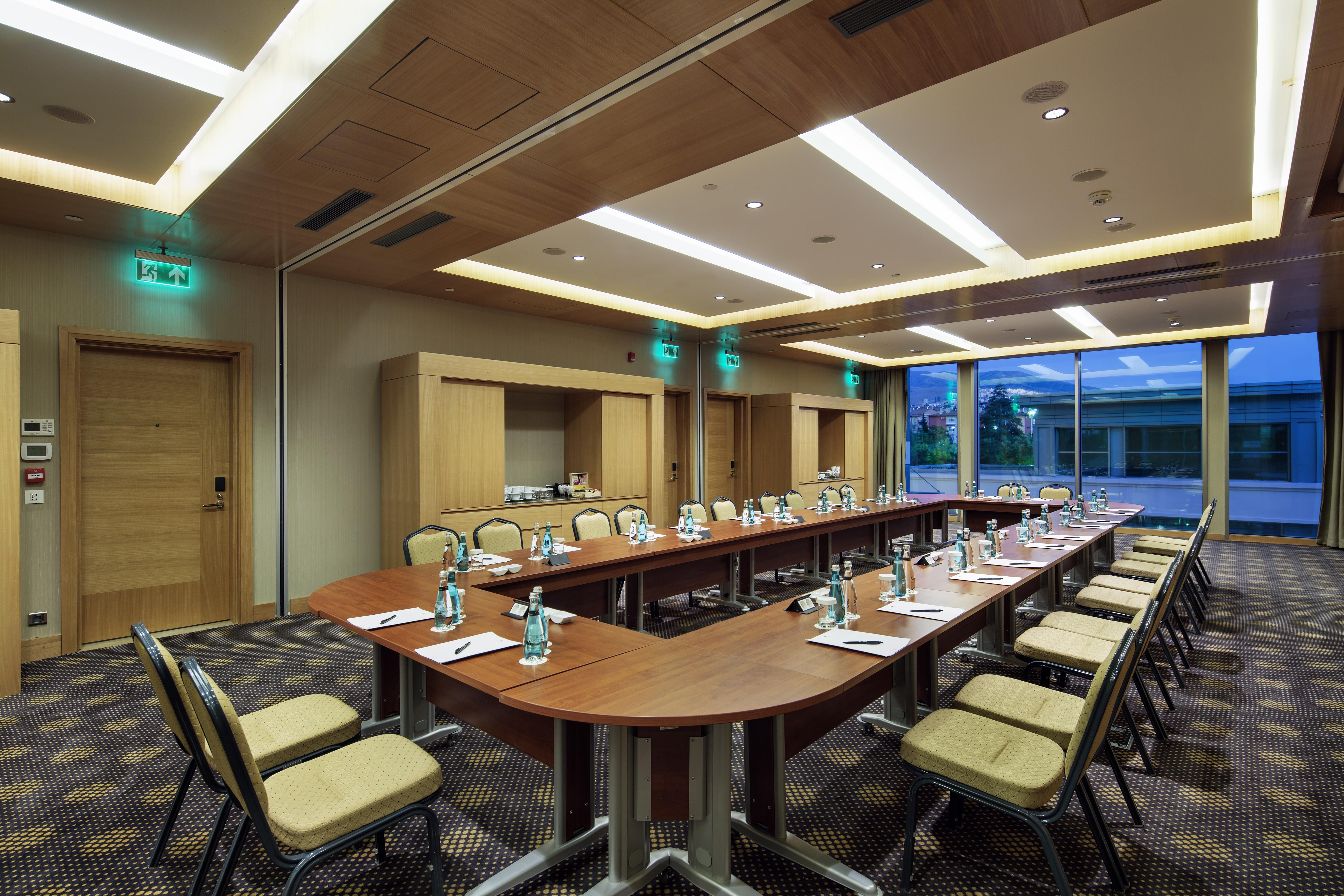 Movenpick Hotel Малатия Екстериор снимка