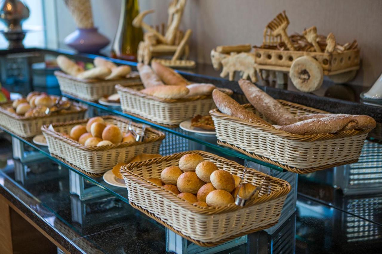 Movenpick Hotel Малатия Екстериор снимка